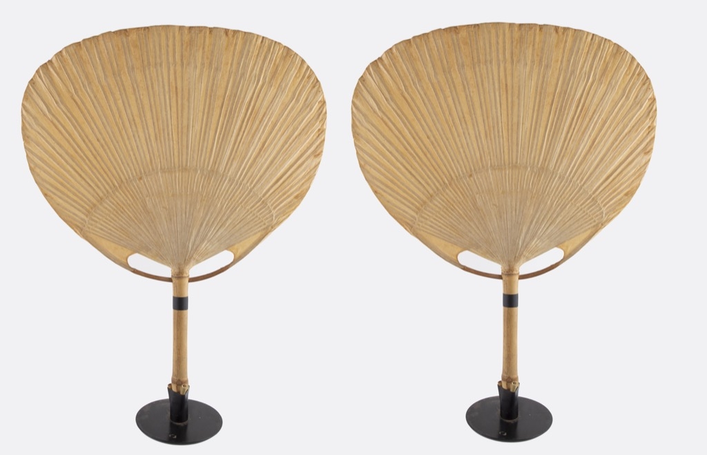 @1024-119 - Ingo MAURER. Deux lampes modèle Uchiwa, 1973 en métal et bambou.H77cm. Adjugé 1300€